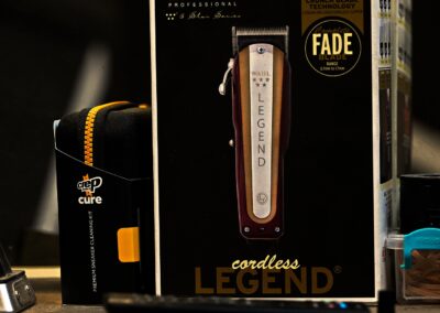 a box of razor for cutting hair